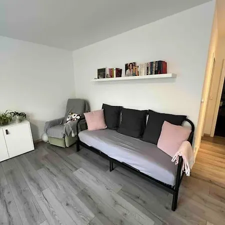 Gemuetliche 2-zimmerwohnung, アパート *